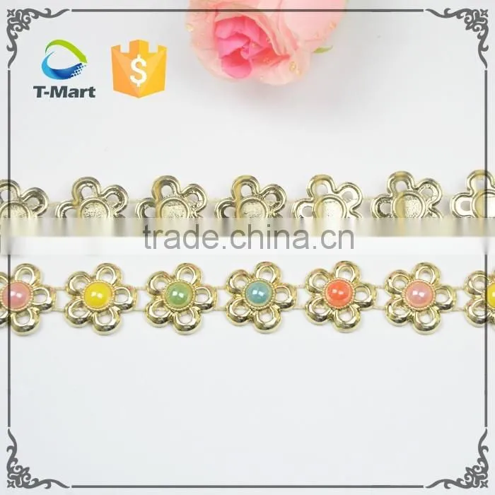 Glue on and mulyi colors plastic trimming with wholesale price for lady shoes