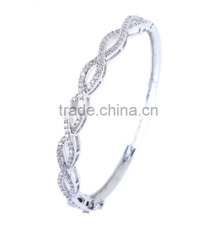 Factory Price Banquet Jewelry for Women Elegant Design Classic Setting CZ Bangle