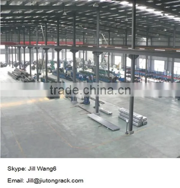 Mesh storage cage with wheels