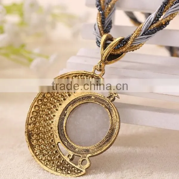 2016 Fashion National Style Moon Design Rhinestone Necklace