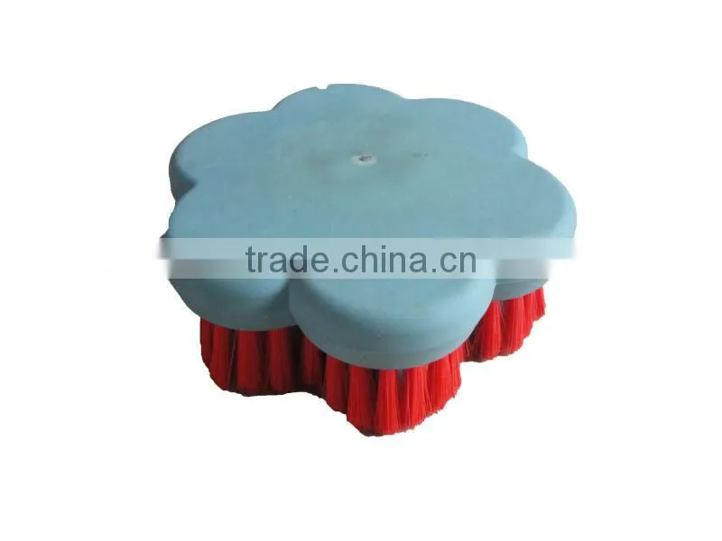 Plum blossom shape horse massage brush