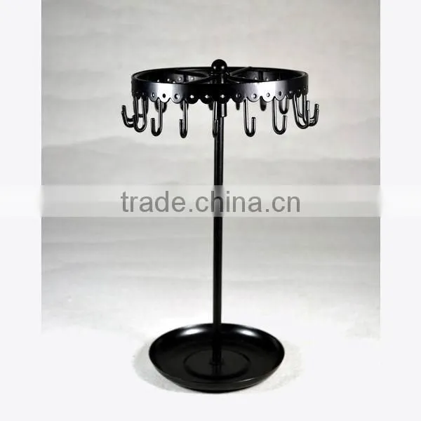 Rotating jewelry display