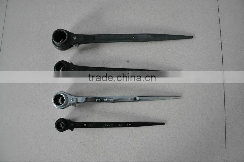 Sharp end ratchet socket wrench