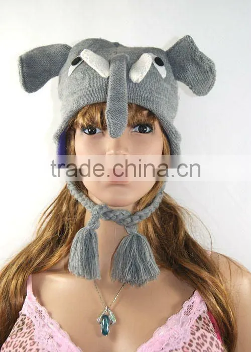 CUTE KNITTED HAT IN ANIMAL SHAPE