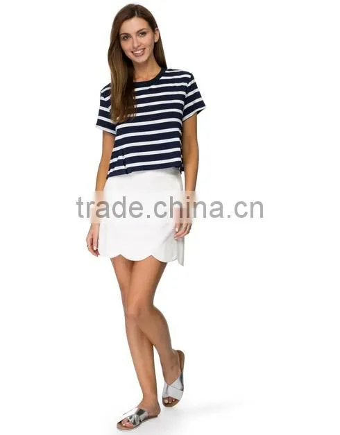 Crop custom slim fit tee printed white line