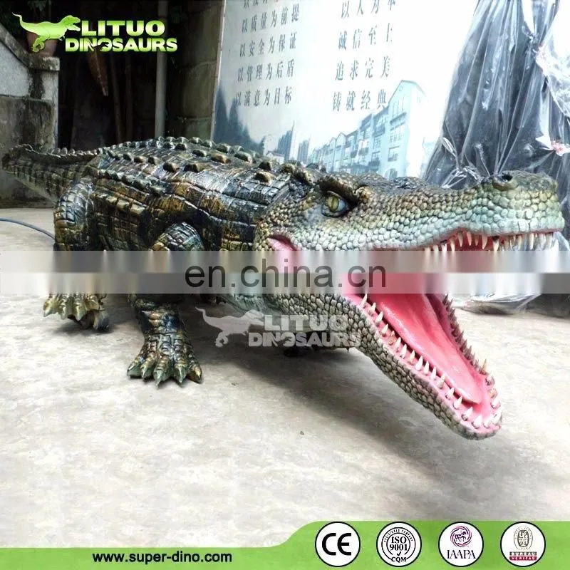 Animatronic Crocodile Moving Animals in Jungle Park