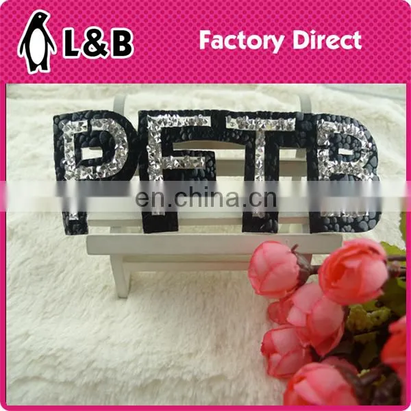 2016 new design fashion popular hot fix rhinestone motif