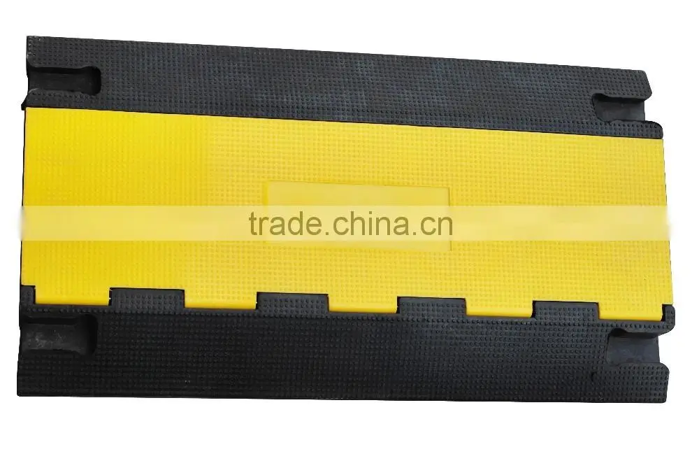 Lower Factoty Price 900*500*60mm Soft Flexible Recycled Rubber 4 Channel Cable Protectors
