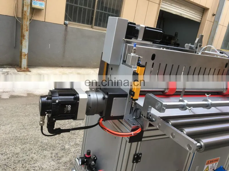 Computerized Industrial Roll To Sheet Cutting Machine Servo Motors
