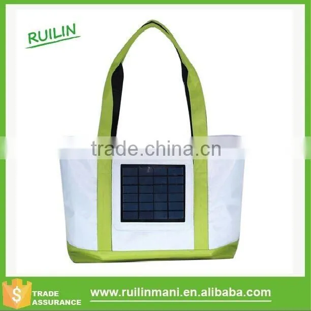 Tote solar beach bag with 2.4W 6V solar panel