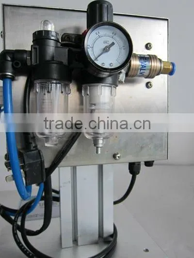 Semi-automatic pump head capping machine