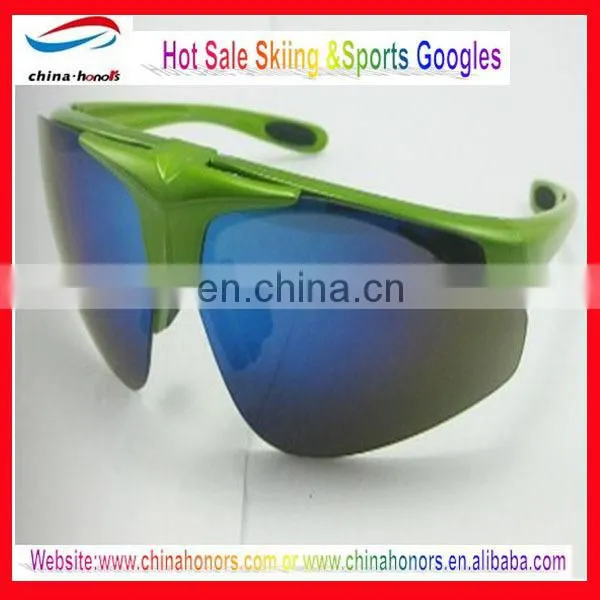 logo ski goggles