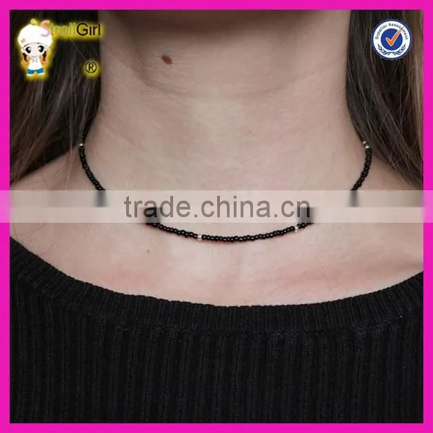 Fashion jewelry beautiful ladies chokers wholesale disk pendant gold chokers