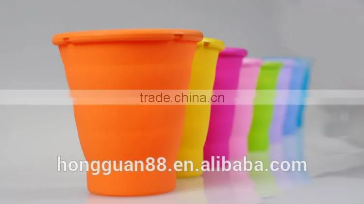 Hongguan silicone collapsible cup with handle,collapsible travel cup,collapsible drinking cup