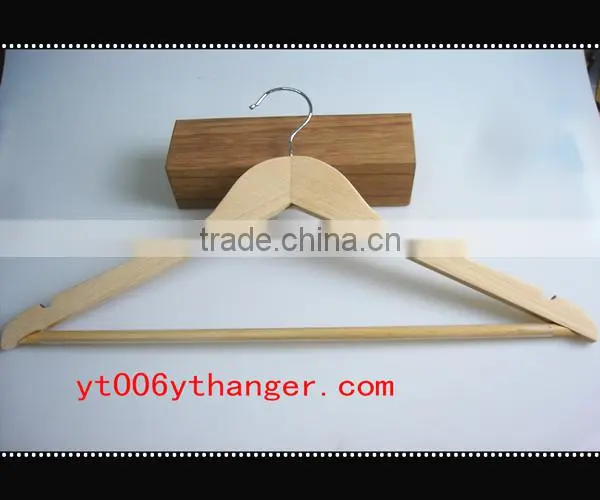 RQ476 Wooden Hanger with Pants Bar for Hotel Equipment