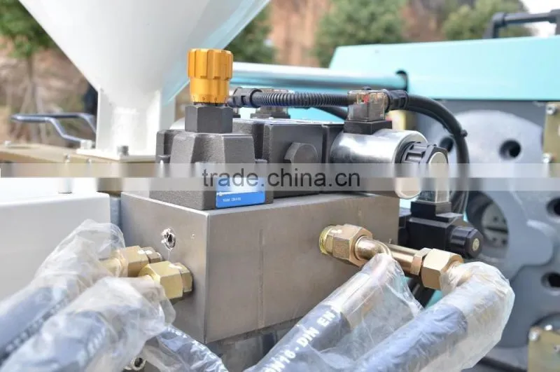 2016 New 158 Ton Servo Motor Small Plastic Crisper Injection Molding Machine