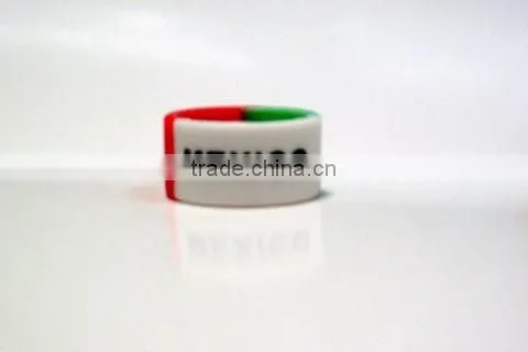 Cheap sell eco-friendly custom made silicone qr code ring no minimum