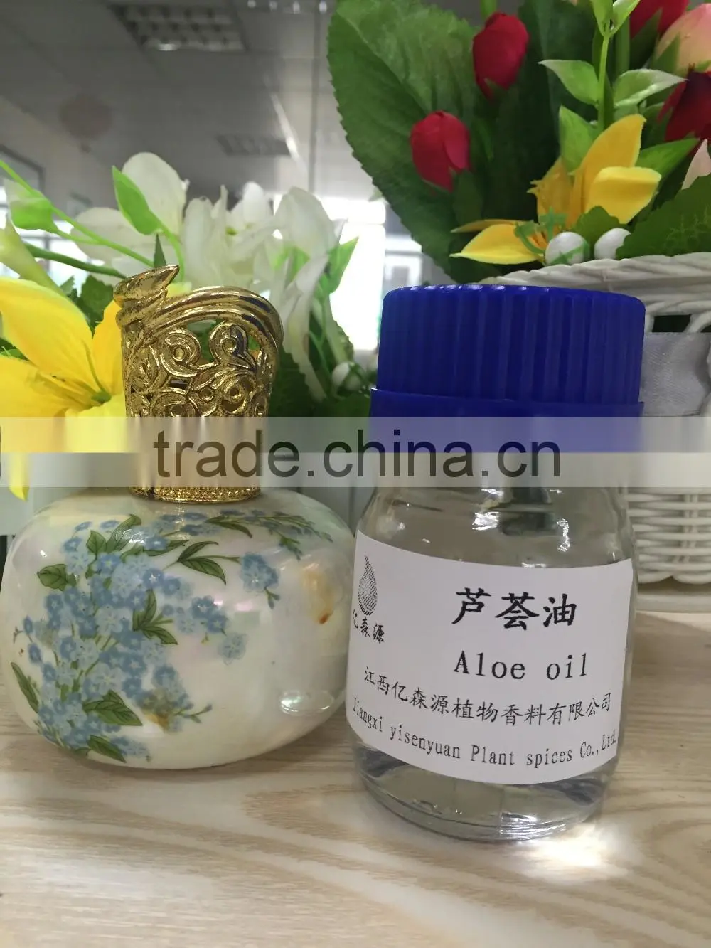 natural aloe vera essential oil from China used in aging skin