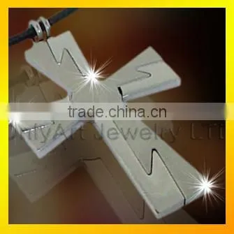 round shape shiny AAA CZ inlaid women or men's titanium or stainless steel pendant
