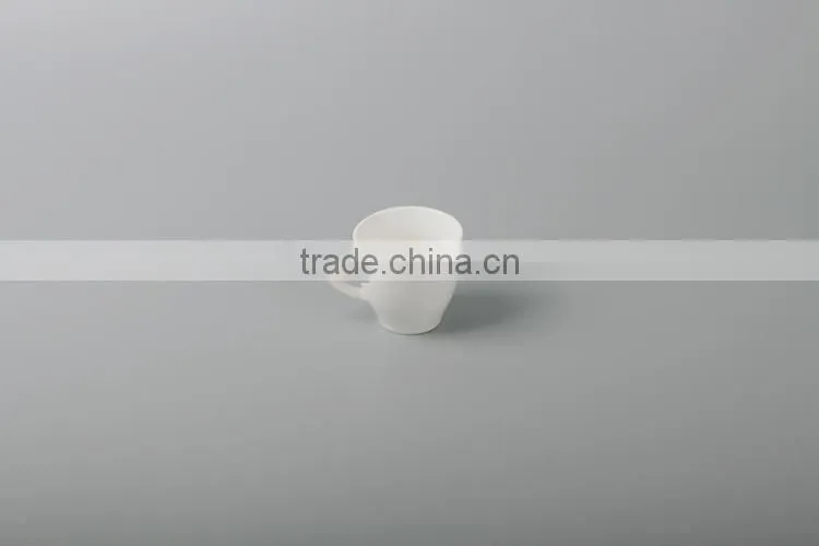 delicate white porcelain tea cup sets with handle