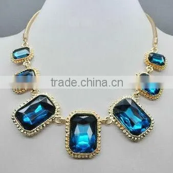 Green Arylic Beads Claw With Crystal Necklace