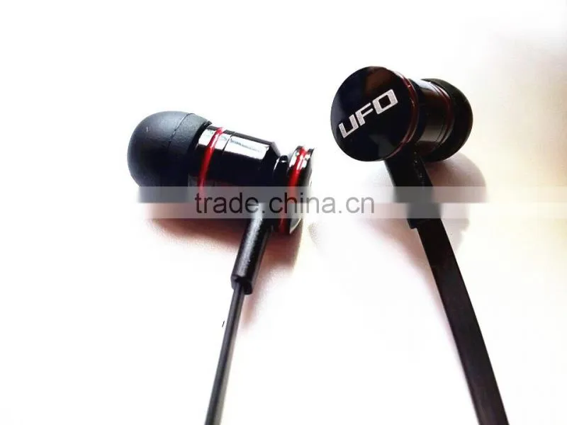 High quality in-ear headsets manufacturer metal stereo earbud with mic headset for mp3 player K300