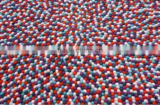 Felt Ball Rug / Carpet / Teppich