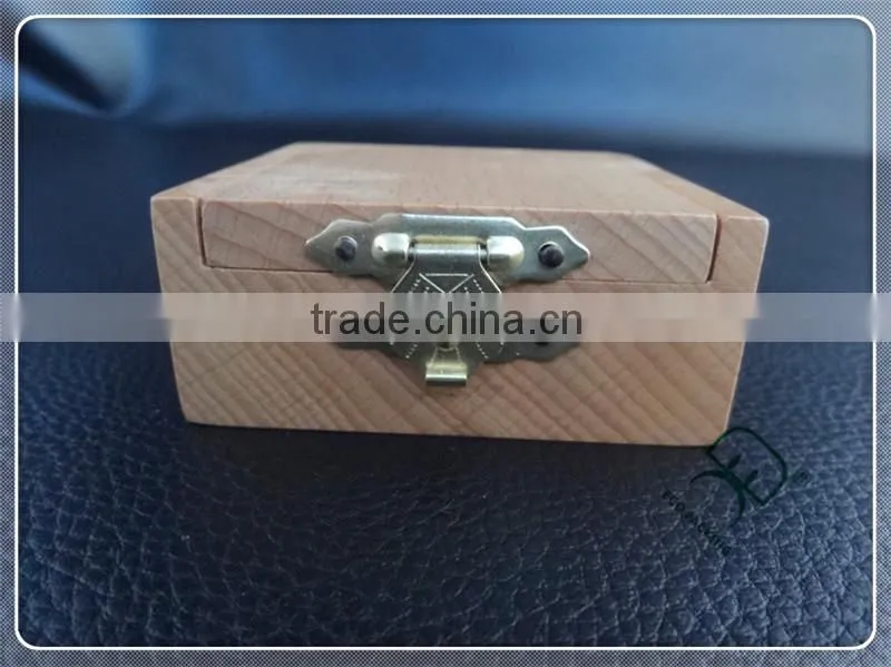 Natural solid wooden coin display box with lock