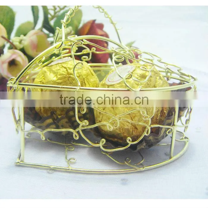 Gold wire heart chocolate packaging gift box with/without a lid