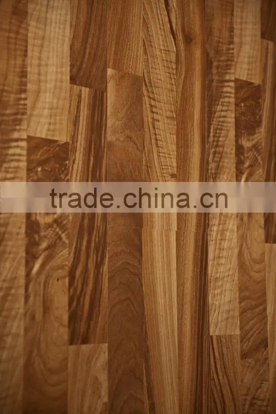 Hot Selling Embossed Surface Wood Laminate Flooring