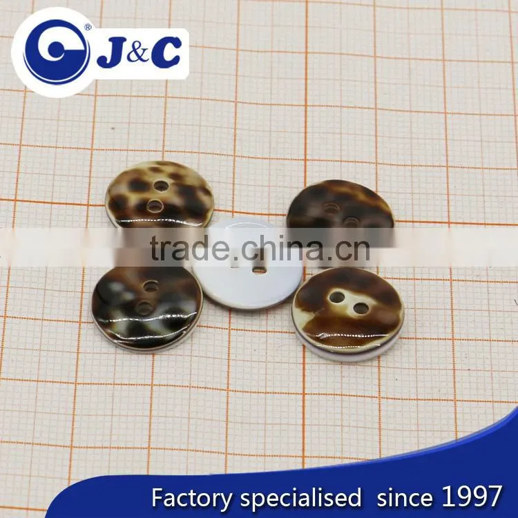 2015 fashion OEM nature color TG shell button