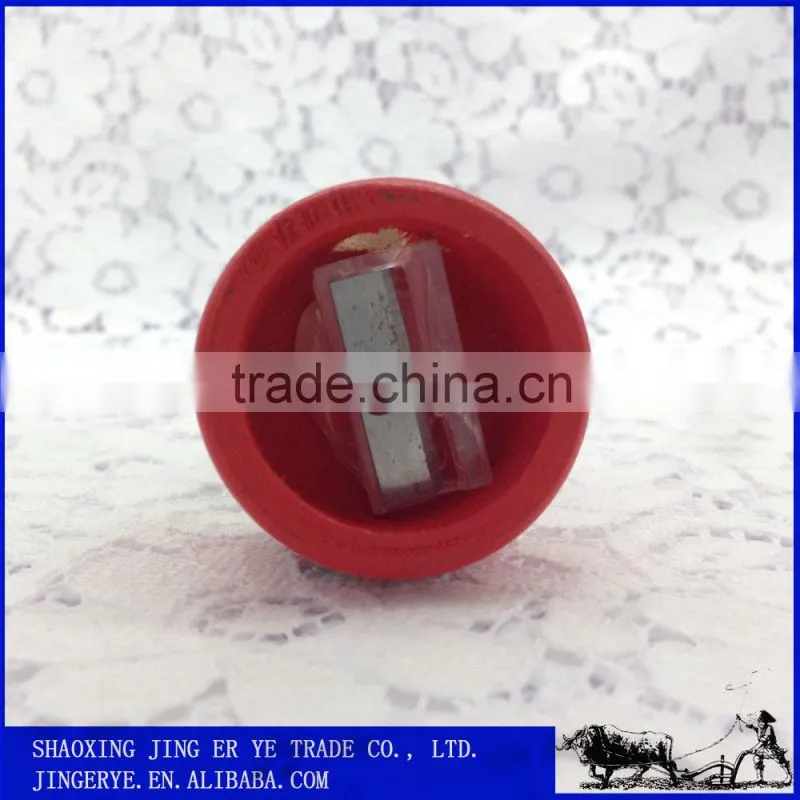 Custom 3d cartoon pencil sharpeners resin Giraffe cute pencil sharpener