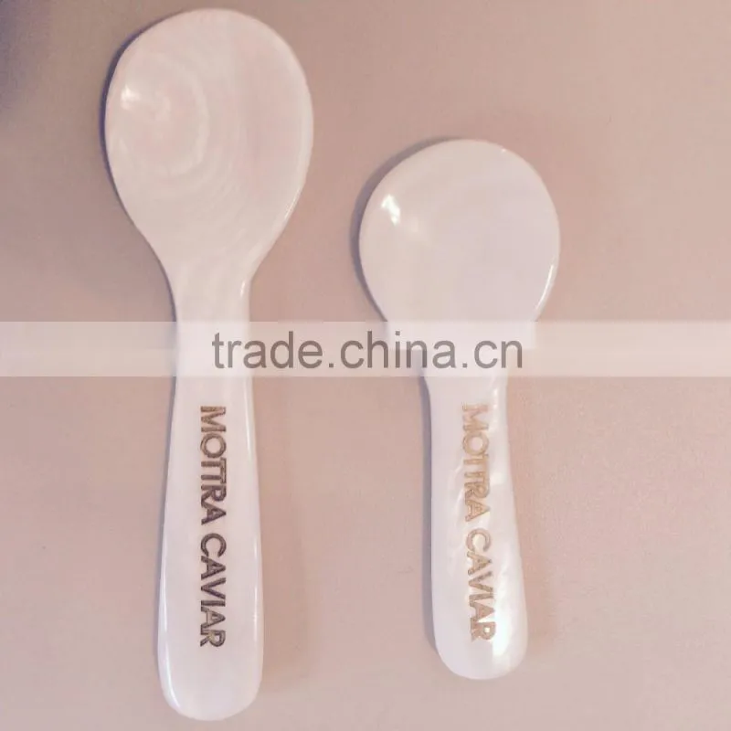 Caviar Mother of pearl spoon with high quality