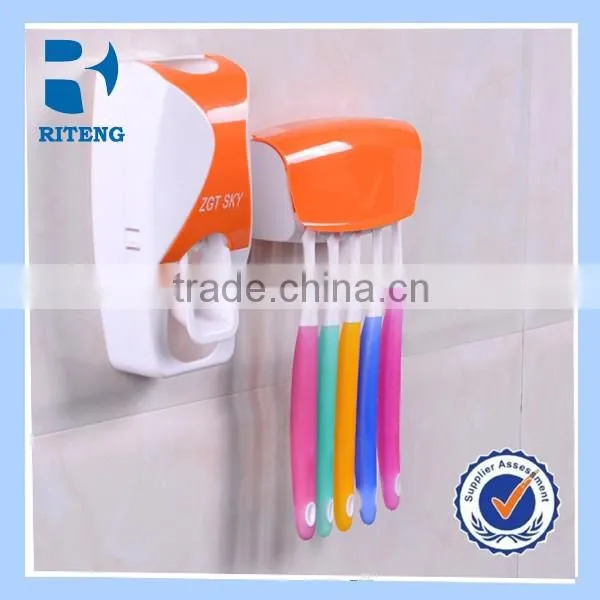 Cute Merit Student Style Automatic Toothpaste Squeezing Device with Toothbrush Holder