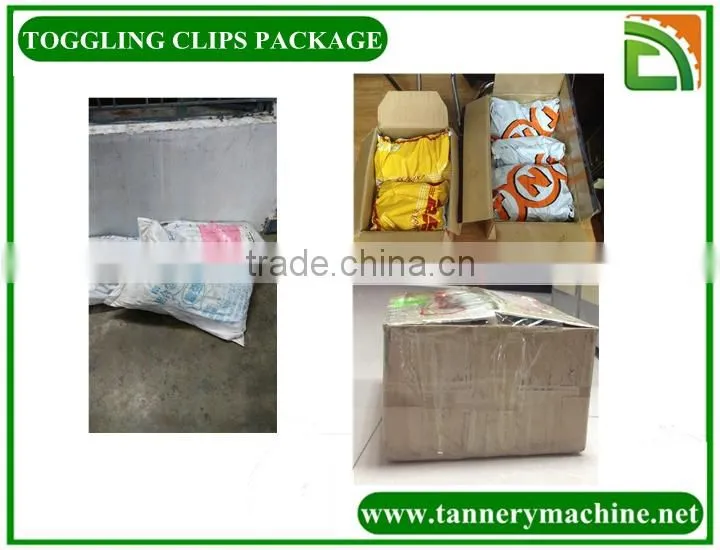 plastic hanger hook clip for toggling machine