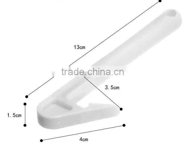 Wholesale Stock Plastic Hanging Can Opener Bottle Opener