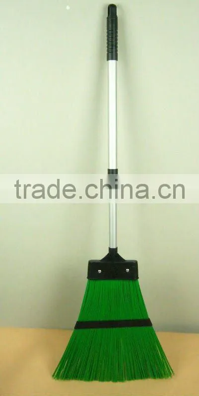 PLASTIC GARDEN BROOM WITH ALUMINUM TELESCOPIC HANDLE