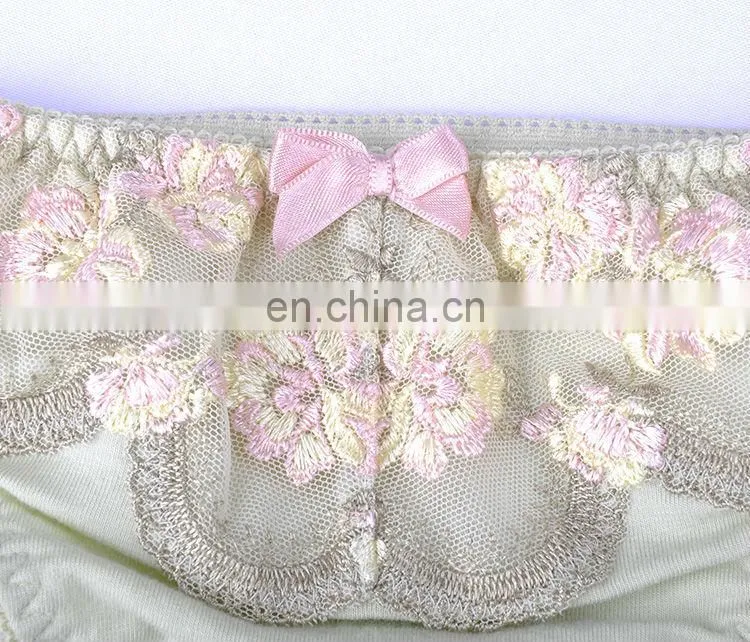 New Arrival Moder Stylish Hot Lady Flower Embroidered Old Fashioned Underwear