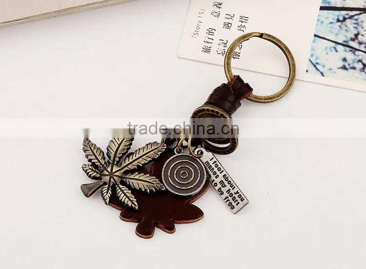 2015 Hot Sale Fashion Punk Men Boys Genuine Leather Keychains Promotional Gift