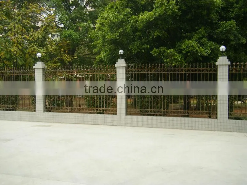 2015 Top-selling rod iron balcony ornamental fence