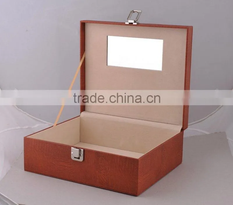 Jewelry storage case with mirrow inside