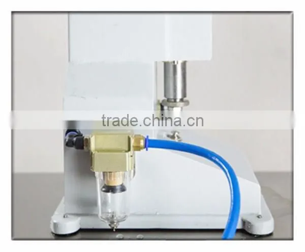 Pneumatic Manual Liquid Filling Machine For Small Bottle A02