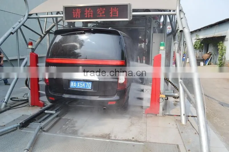 Soft touch car wash tunnel