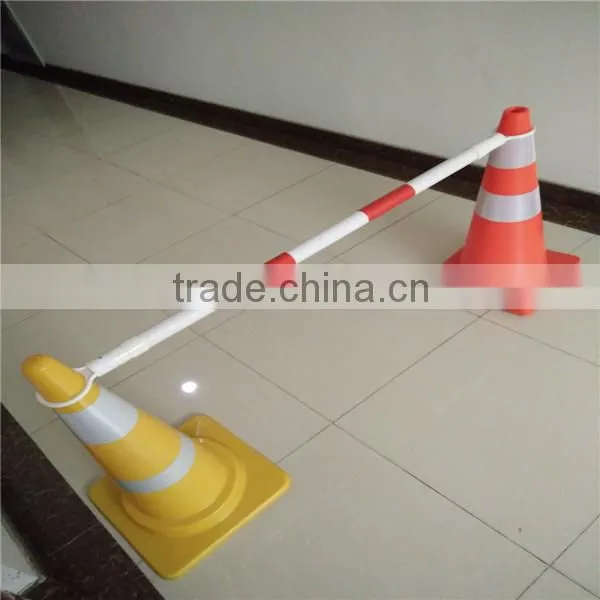 Flexible spring type plastic warning sign bollards / PU delineator post