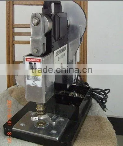 eyelet punching machine