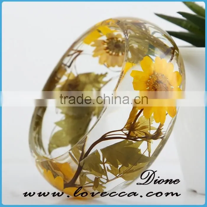 Most elegant women simple design real resin flower bangles wholesale