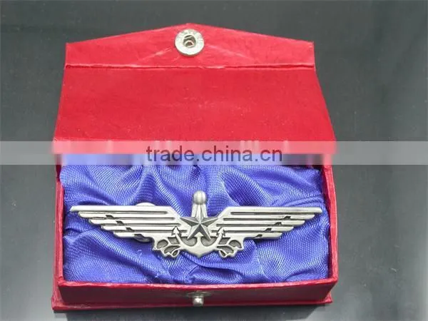 Wholesale custom metal alphabet letter lapel pin badge