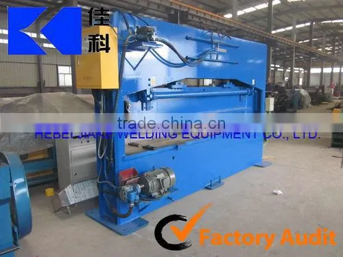 Automatic welded wire mesh panel bending machine