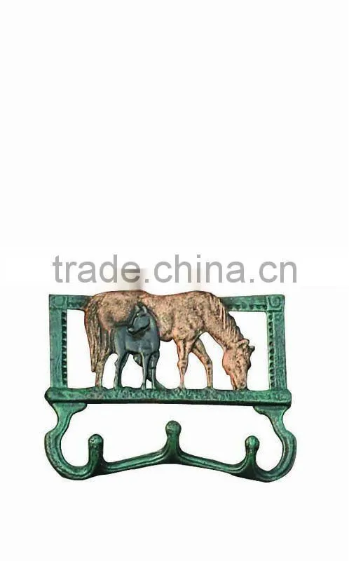 Decorative cast aluminum hanger