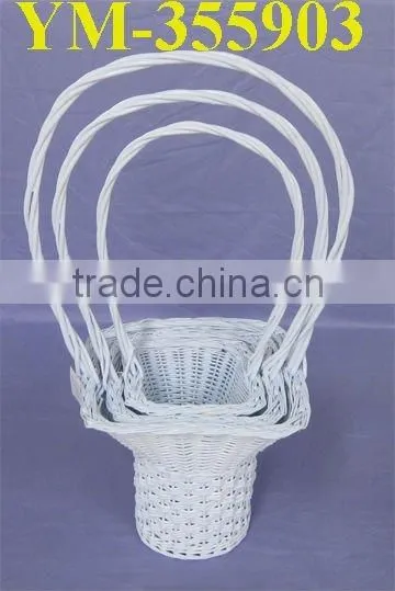 white wicker gift bakset for flower